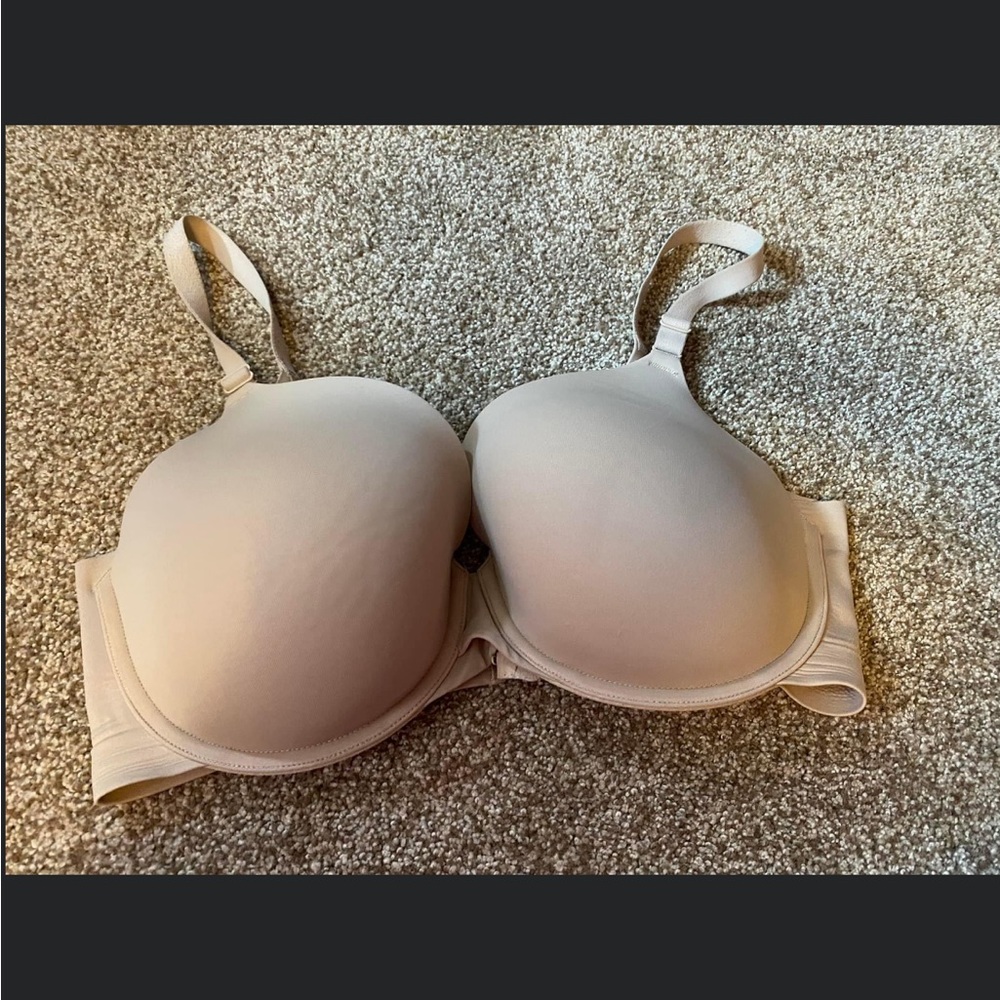 Cacique 36DDD lightly lined backsmoothing bra